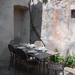 3 Bedrooms Old Town Secret Gem With Private Garden