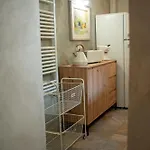3 Bedrooms Old Town Secret Gem With Private Garden Дом отдыха