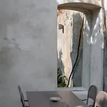 3 Bedrooms Old Town Secret Gem With Private Garden Дом отдыха Салуццо