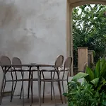 3 Bedrooms Old Town Secret Gem With Private Garden Дом отдыха Салуццо