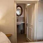 3 Bedrooms Old Town Secret Gem With Private Garden Дом отдыха *