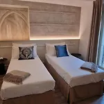 3 Bedrooms Old Town Secret Gem With Private Garden Дом отдыха Салуццо