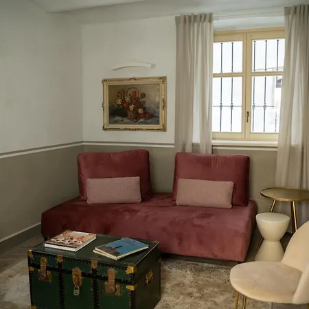 別荘 3 Bedrooms Old Town Secret Gem With Private Garden サルッツォ