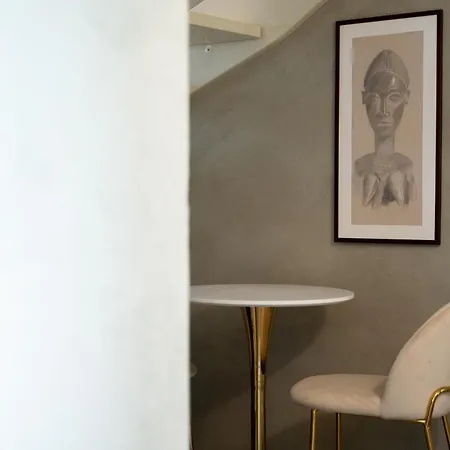 3 Bedrooms Old Town Secret Gem With Private Garden サルッツォ