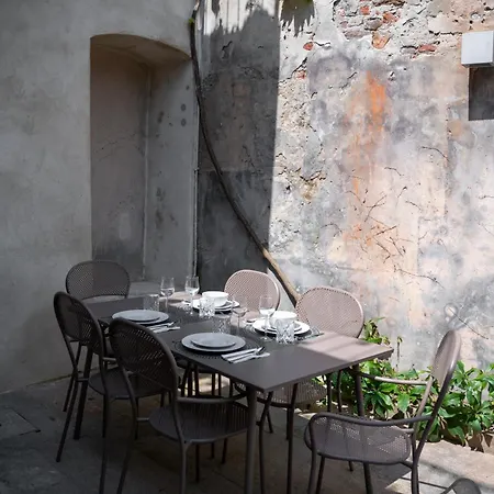 3 Bedrooms Old Town Secret Gem With Private Garden