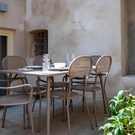 3 Bedrooms Old Town Secret Gem With Private Garden *