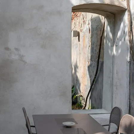3 Bedrooms Old Town Secret Gem With Private Garden 別荘 サルッツォ