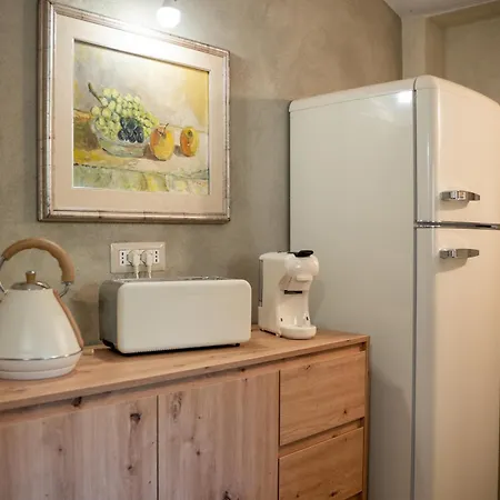 3 Bedrooms Old Town Secret Gem With Private Garden * サルッツォ