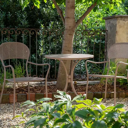 3 Bedrooms Old Town Secret Gem With Private Garden * サルッツォ