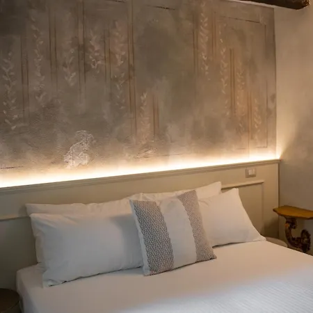 3 Bedrooms Old Town Secret Gem With Private Garden 別荘 サルッツォ