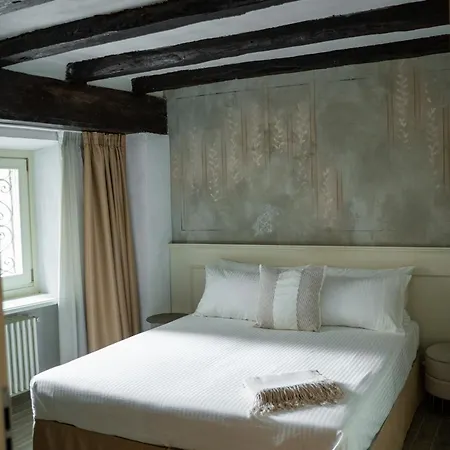 3 Bedrooms Old Town Secret Gem With Private Garden *