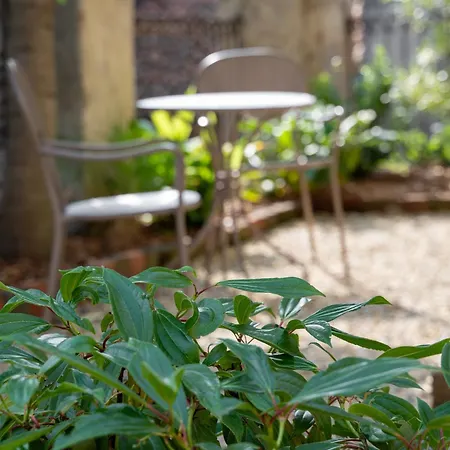 3 Bedrooms Old Town Secret Gem With Private Garden サルッツォ