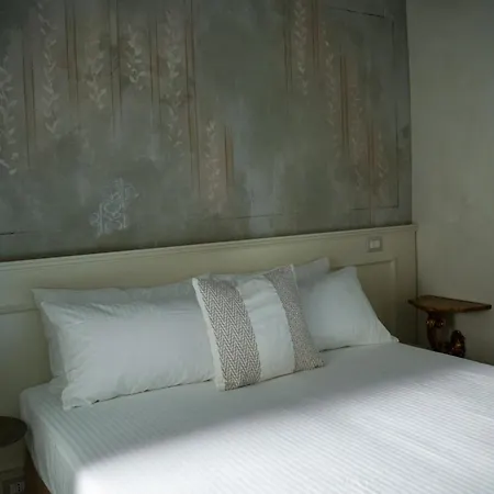 3 Bedrooms Old Town Secret Gem With Private Garden
