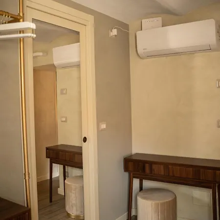 別荘 3 Bedrooms Old Town Secret Gem With Private Garden サルッツォ