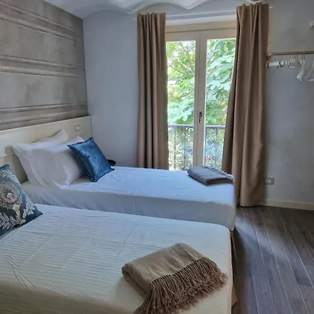3 Bedrooms Old Town Secret Gem With Private Garden サルッツォ