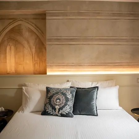 3 Bedrooms Old Town Secret Gem With Private Garden 別荘 *