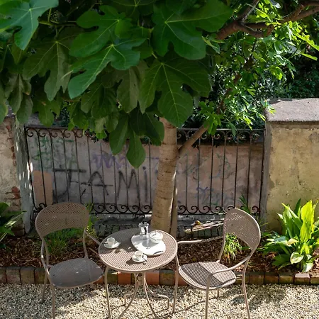 別荘 3 Bedrooms Old Town Secret Gem With Private Garden *